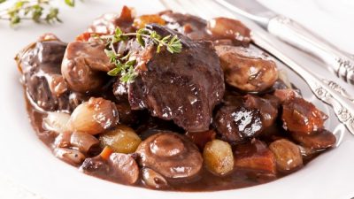 Говядина Бургиньон с беконом