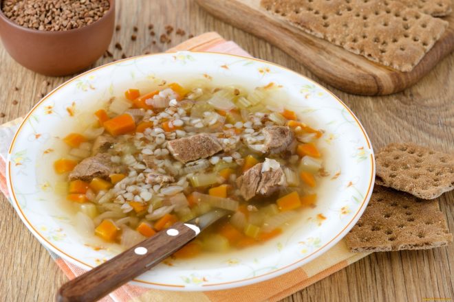 Говяжий суп с гречкой и картошкой