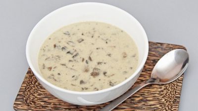 Грибной крем-суп со сливочным маслом от Джулии Чайлд