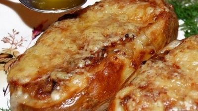 Грибной жульен в картофельных кокотницах