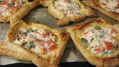 Итальянские пирожки с рикоттой и помидорами