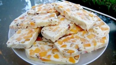 Йогуртный семифредо с нектаринами