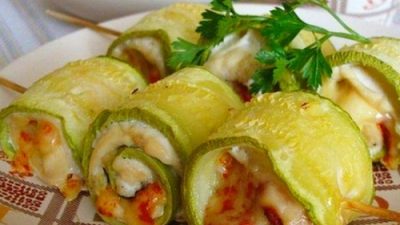 Кабачковые рулетики с сыром и курицей