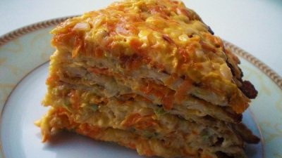 Кабачковый торт с овощами и сыром