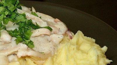 Кальмары в сметанном соусе