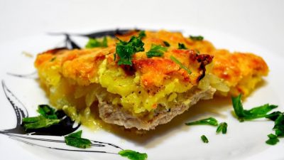 Картофель по-французски с мясом в духовке