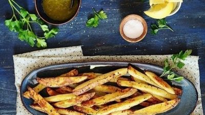 Картофель с травами по-гречески в духовке