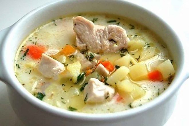 Картофельно-куриный суп с плавленым сыром
