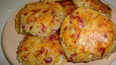 Картофельные драники с сыром и ветчиной