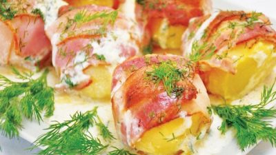 Картошка в беконовой одежке в духовке