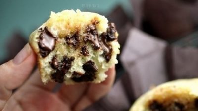 Кекс с жидкой шоколадной крошкой на скорую руку