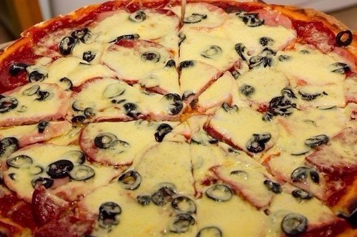 Классическая пицца по-домашнему