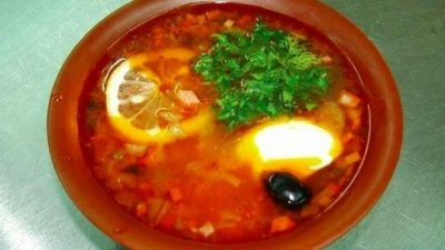 Классическая сборная солянка с каперсами
