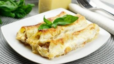 Классические каннеллони под соусом