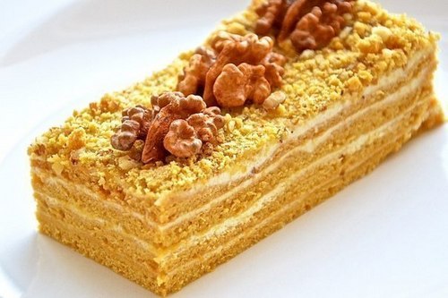 Классический торт «Медовый» со сметанным кремом