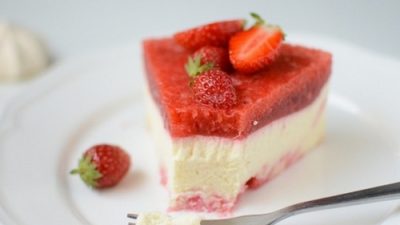 Клубничный чизкейк с меренгами