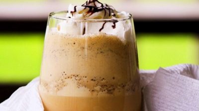 Кофейно-молочный коктейль с шоколадом
