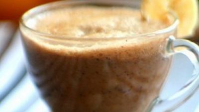 Кофейный коктейль с бананом и мороженым