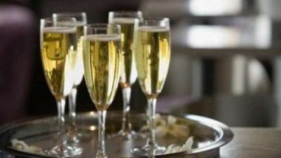 Коктейль с бренди и сухим шампанским