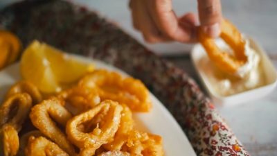 Кольца кальмара в кляре на скорую руку