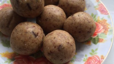 Конфеты из изюма, кураги и фиников