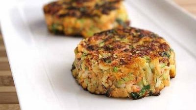 Котлеты из крабового мяса с морковью и кабачками