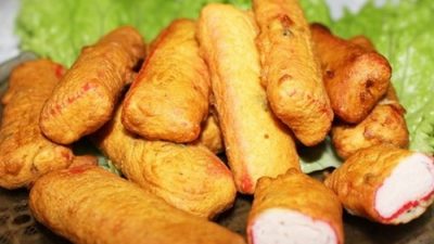 Крабовые палочки в кляре под соусом