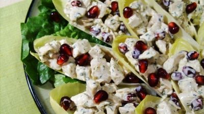 Крабовый салат «Стрелы Амура» с гранатом