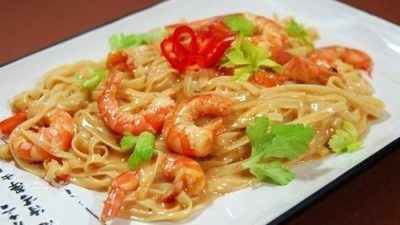 Креветки с лапшой в кокосовом молоке