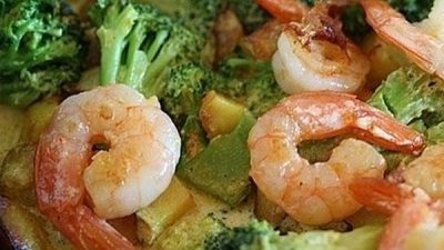 Креветки с тушеным овощным ассорти