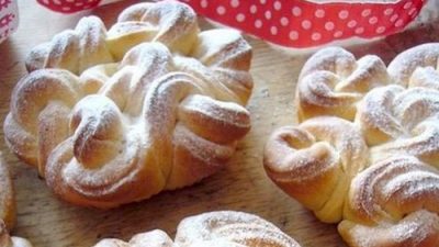Кружевные булочки на дрожжах