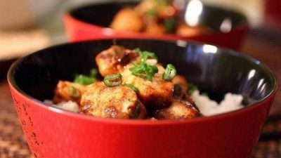 Курица с рисом и пряным соусом