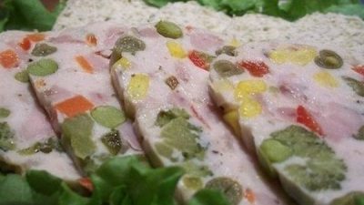 Куриная колбаска с чесноком на пару