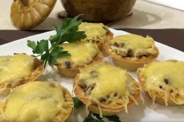 Курино-грибной жульен в тарталетках, рецепт с фото — Вкусо.ру