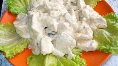 Куриное филе «Неженка» в сметанно-сырном соусе