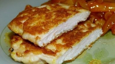 Куриное филе под  сырной хрустящей корочкой