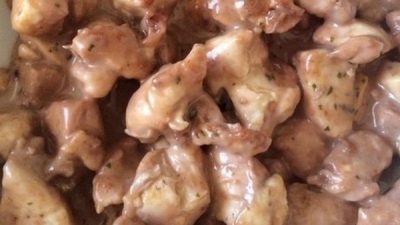 Куриное филе под винно-сырным соусом