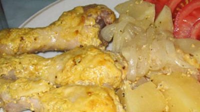 Куриные голени с сыром и картошкой в фольге