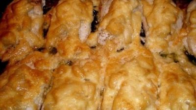 Куриные грудки с ананасом, сыром и сметаной