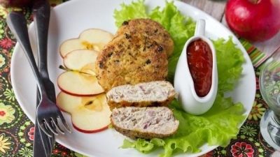 Куриные котлетки с зеленым яблоком