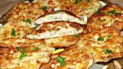 Куриные котлеты по-французски с зеленым луком
