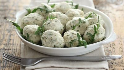 Куриные ньокки с зеленью на пару