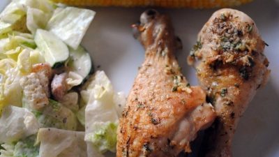 Куриные ножки с чесноком и сыром в духовке