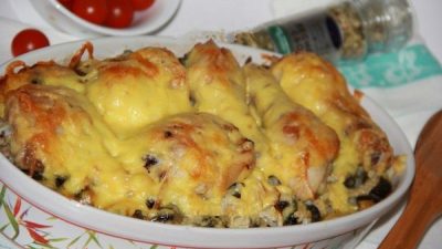 Куриные ножки с картофелем и грибами в духовке