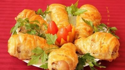 Куриные ножки в слоеном тесте с чесноком
