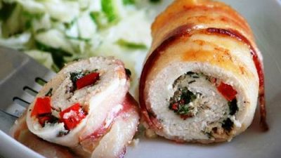 Куриные рулеты с перцем в беконе