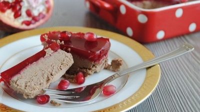 Куриный паштет под гранатовым желе