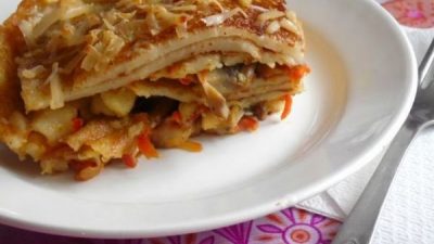 Лазанья из блинов с грибами и плавленым сыром