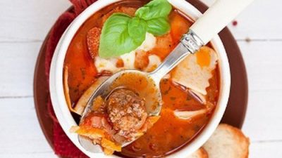 Лазанья суп с пряными травами