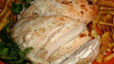 Легкая куриная грудка в кефире